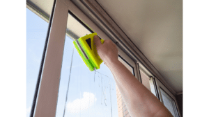 Magnetic window cleaner cleaning top of window
